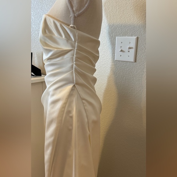 Jessica McClintock Wedding dress size 6 - Picture 4 of 10